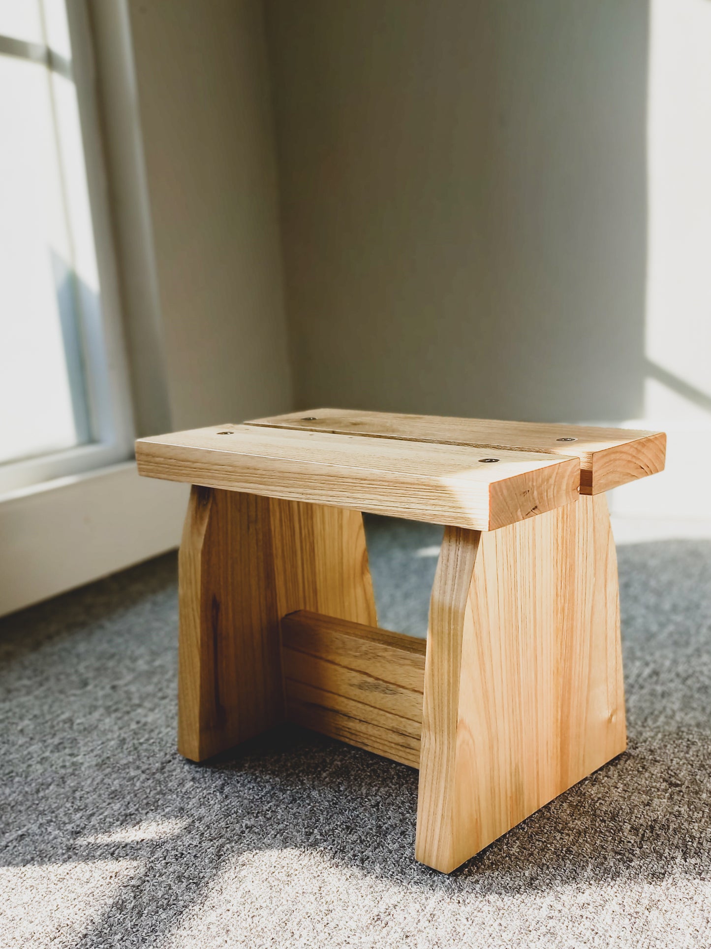 Chisai Stool