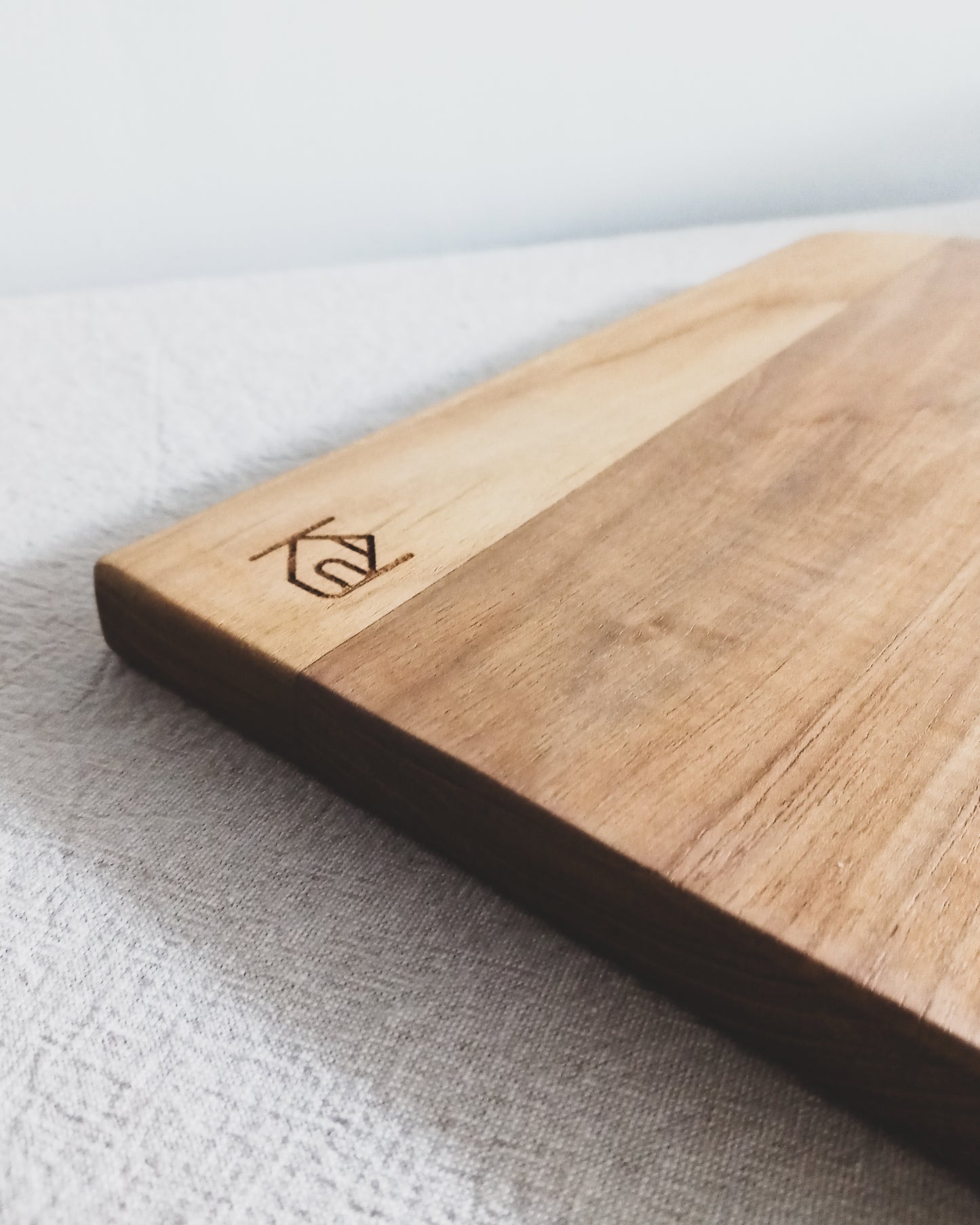 TAHAN SERVING BOARD