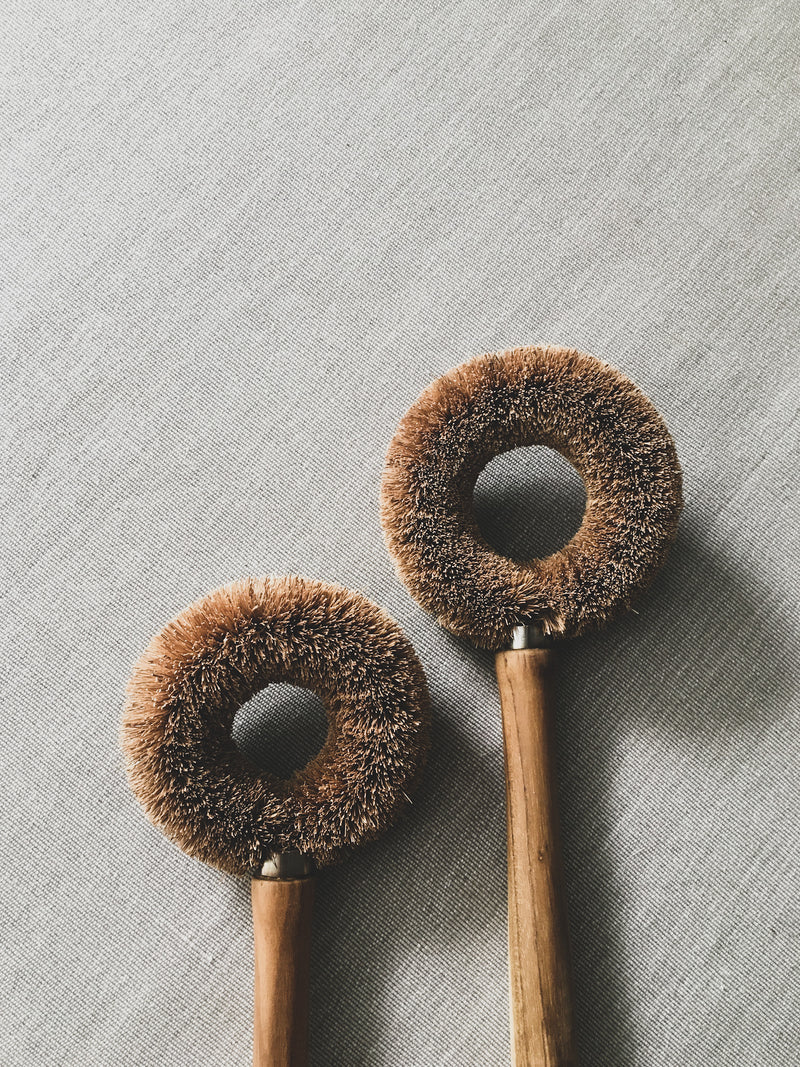 DONUT ON A STICK BRUSH